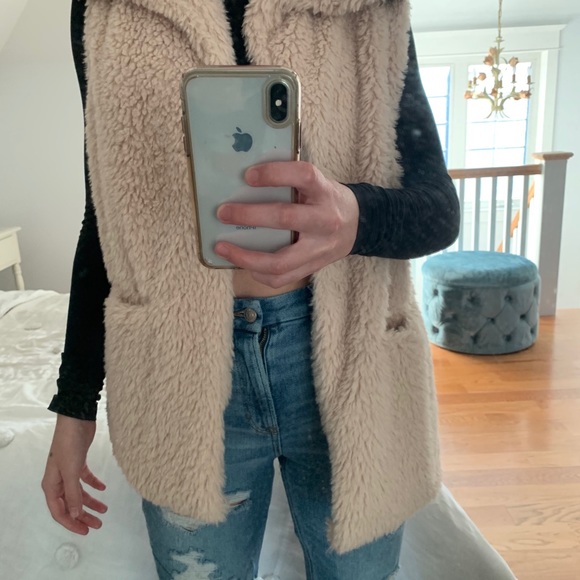 Furry Vest - Picture 4 of 4